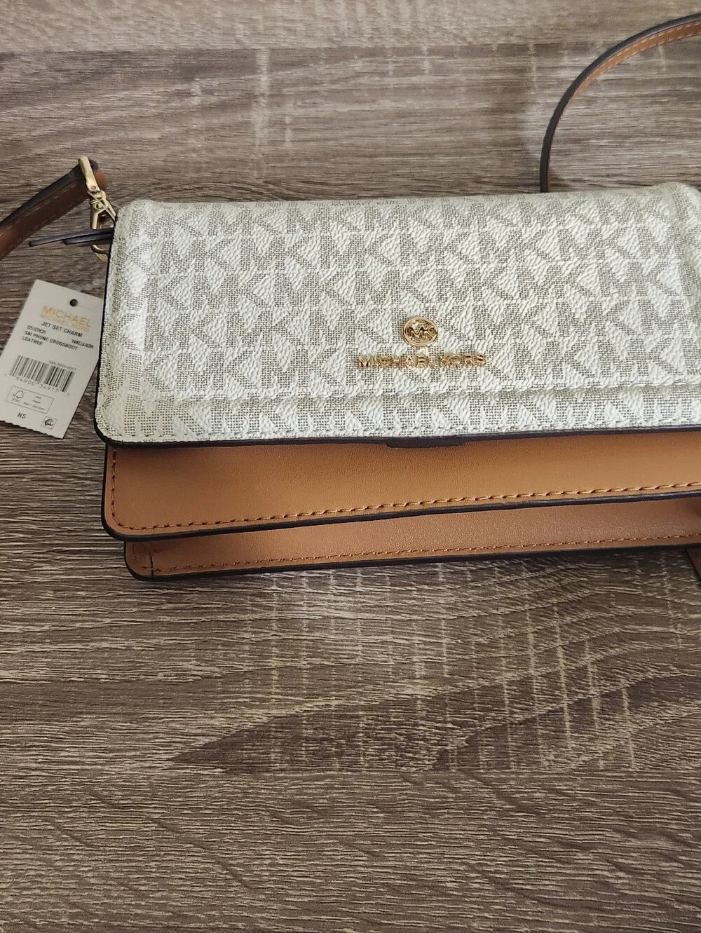 Michael Kors Women's Jet Set Crossbody Leather Purse Vanilla/Acorn Color